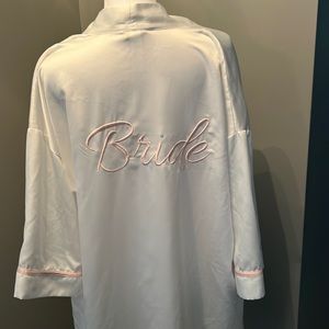 “Bride” short satin robe